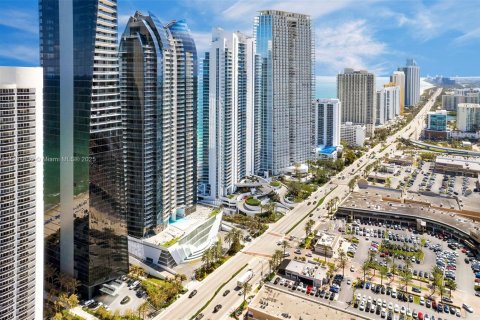 Condo in Sunny Isles Beach, Florida, 3 bedrooms  № 1860819 - photo 22