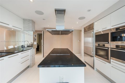 Condo in Sunny Isles Beach, Florida, 3 bedrooms  № 1860819 - photo 12