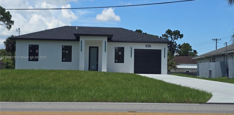 Villa ou maison à Lehigh Acres, Floride 3 chambres, 98.2 m2 № 1931360
