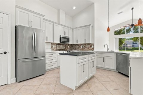 Casa en venta en Wesley Chapel, Florida, 4 dormitorios, 288.74 m2 № 2383516 - foto 9