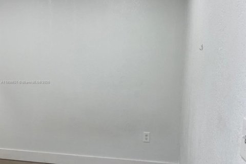 Commercial property in Miami, Florida 145.95 sq.m. № 1952588 - photo 5