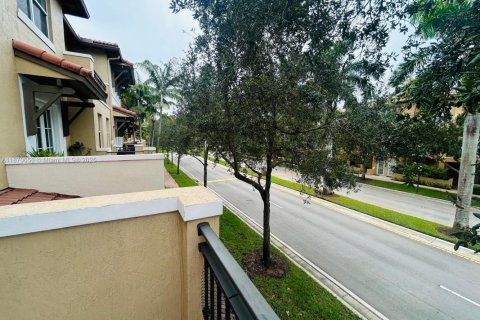 Townhouse in Pembroke Pines, Florida 2 bedrooms, 154.4 sq.m. № 1920427 - photo 27