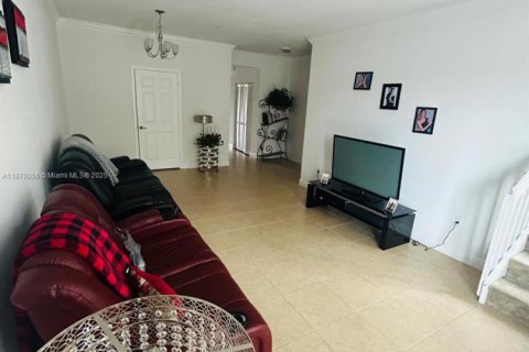 Townhouse in Pembroke Pines, Florida 2 bedrooms, 154.4 sq.m. № 1920427 - photo 25