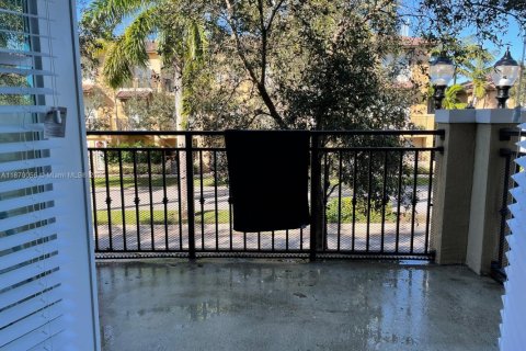 Townhouse in Pembroke Pines, Florida 2 bedrooms, 154.4 sq.m. № 1920427 - photo 8