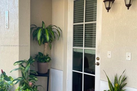 Townhouse in Pembroke Pines, Florida 2 bedrooms, 154.4 sq.m. № 1920427 - photo 5