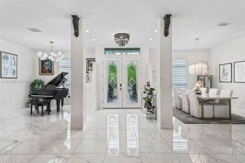 Casa en venta en Ocala, Florida, 4 dormitorios, 338.26 m2 № 1770765 - foto 2