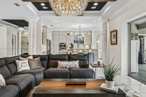 Casa en venta en Ocala, Florida, 4 dormitorios, 338.26 m2 № 1770765 - foto 1