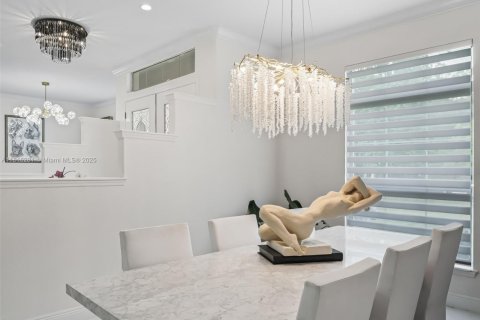 Casa en venta en Ocala, Florida, 4 dormitorios, 338.26 m2 № 1770765 - foto 9
