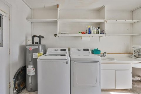Casa en venta en Sun City Center, Florida, 2 dormitorios, 130.53 m2 № 2104859 - foto 27
