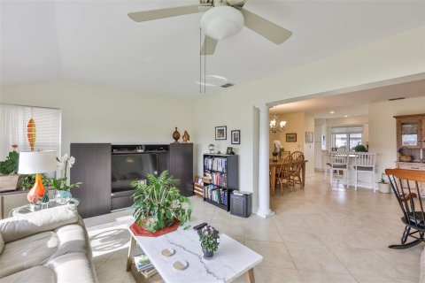 Casa en venta en Sun City Center, Florida, 2 dormitorios, 130.53 m2 № 2104859 - foto 16