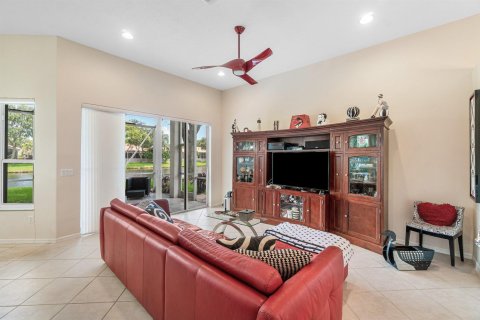 House in Boynton Beach, Florida 4 bedrooms, 226.31 sq.m. № 2182074 - photo 11
