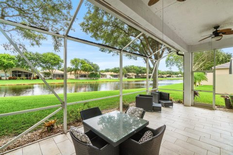 House in Boynton Beach, Florida 4 bedrooms, 226.31 sq.m. № 2182074 - photo 2