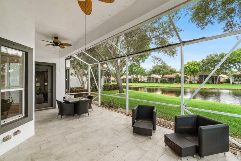 House in Boynton Beach, Florida 4 bedrooms, 226.31 sq.m. № 2182074