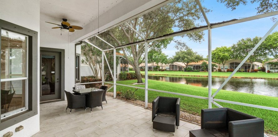 House in Boynton Beach, Florida 4 bedrooms, 226.31 sq.m. № 2182074