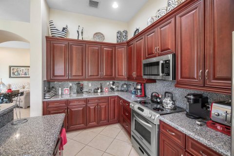 House in Boynton Beach, Florida 4 bedrooms, 226.31 sq.m. № 2182074 - photo 10