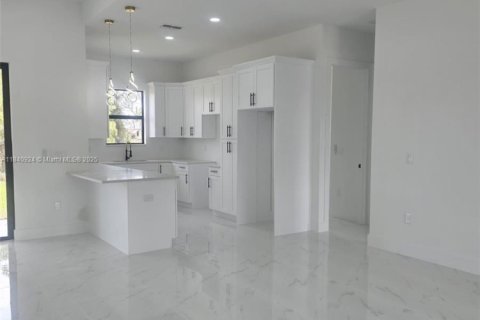 Villa ou maison à vendre à Lehigh Acres, Floride: 3 chambres № 1830246 - photo 4