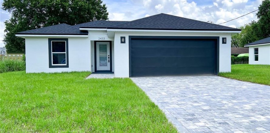 Villa ou maison à Winter Haven, Floride 3 chambres, 117.99 m2 № 2410218