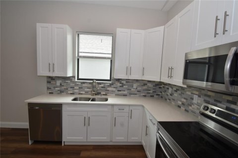Casa en venta en Palm Coast, Florida, 3 dormitorios, 162.58 m2 № 1822653 - foto 6