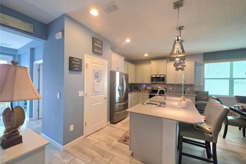 House in Orange City, Florida 3 bedrooms, 184.23 sq.m. № 2234463 - photo 2