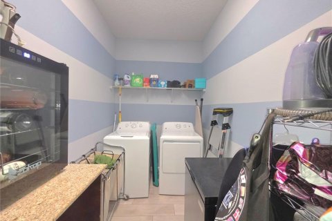 House in Orange City, Florida 3 bedrooms, 184.23 sq.m. № 2234463 - photo 18