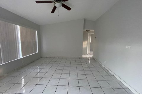 Villa ou maison à louer à Margate, Floride: 3 chambres № 1172303 - photo 1