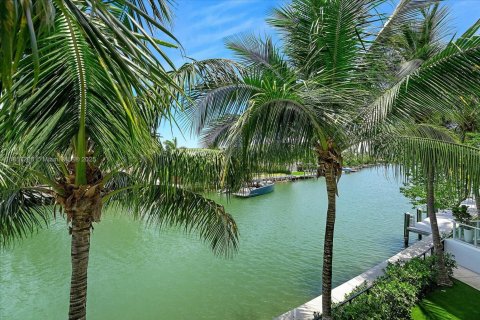 Condo in Miami Beach, Florida, 3 bedrooms  № 1881970 - photo 27