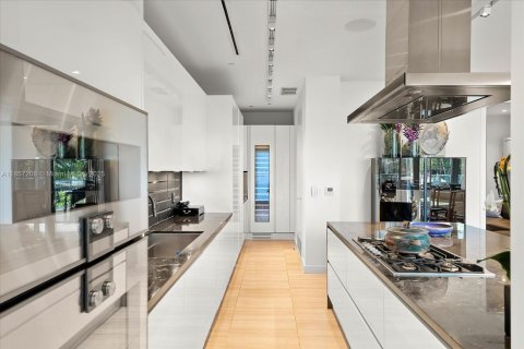 Condo in Miami Beach, Florida, 3 bedrooms  № 1881970 - photo 11