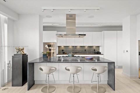 Condo in Miami Beach, Florida, 3 bedrooms  № 1881970 - photo 9