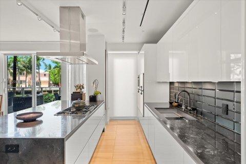 Condo in Miami Beach, Florida, 3 bedrooms  № 1881970 - photo 10