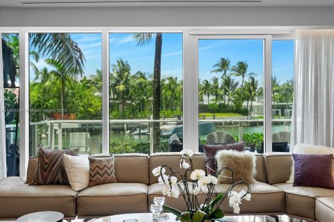 Condo in Miami Beach, Florida, 3 bedrooms  № 1881970 - photo 2