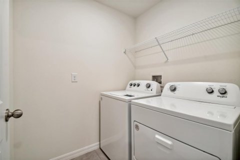 House in Wimauma, Florida 4 bedrooms, 171.5 sq.m. № 1831583 - photo 21