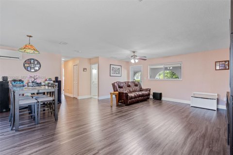 Купить виллу или дом в Хомстед, Флорида 4 спальни, 149.57м2, № 1996401 - фото 8