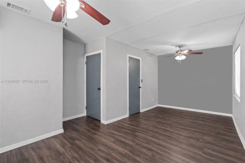 Купить виллу или дом в Хомстед, Флорида 4 спальни, 149.57м2, № 1996401 - фото 26