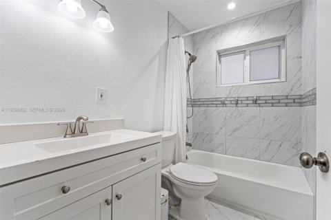 Купить виллу или дом в Хомстед, Флорида 4 спальни, 149.57м2, № 1996401 - фото 24