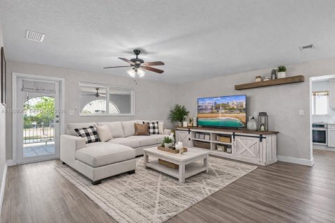 Купить виллу или дом в Хомстед, Флорида 4 спальни, 149.57м2, № 1996401 - фото 6