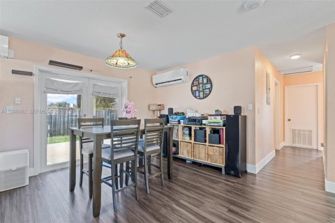 Купить виллу или дом в Хомстед, Флорида 4 спальни, 149.57м2, № 1996401 - фото 11