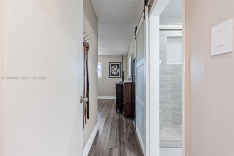 Купить виллу или дом в Хомстед, Флорида 4 спальни, 149.57м2, № 1996401 - фото 16