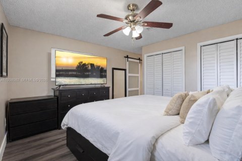 Купить виллу или дом в Хомстед, Флорида 4 спальни, 149.57м2, № 1996401 - фото 19