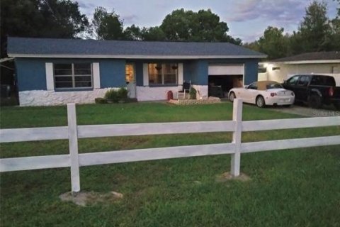 House in Orange City, Florida 4 bedrooms, 121.14 sq.m. № 1870983 - photo 1