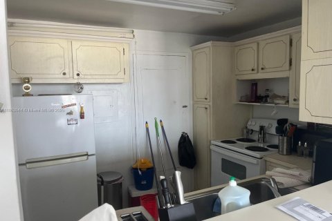 Condo in Miami Beach, Florida, 1 bedroom  № 1891753 - photo 3