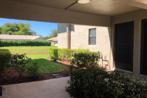 Condo in Coral Springs, Florida, 2 bedrooms  № 2172006 - photo 2