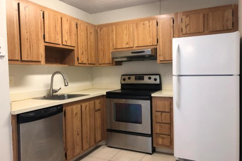 Condo in Coral Springs, Florida, 2 bedrooms  № 2172006 - photo 6