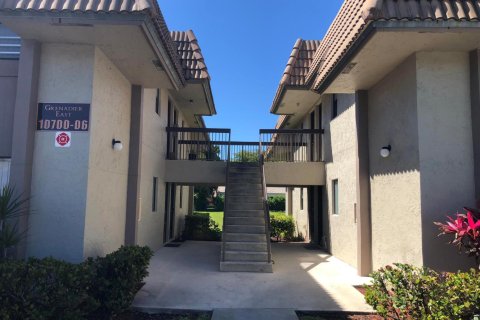 Condo in Coral Springs, Florida, 2 bedrooms  № 2172006 - photo 13