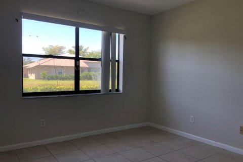 Condo in Coral Springs, Florida, 2 bedrooms  № 2172006 - photo 9