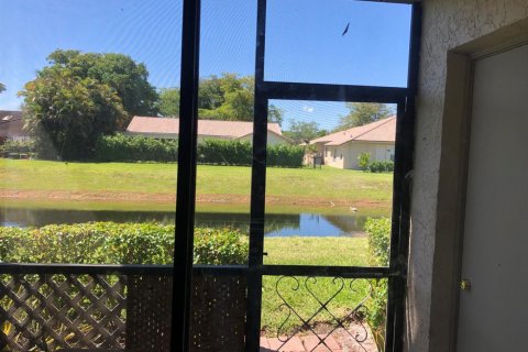 Condo in Coral Springs, Florida, 2 bedrooms  № 2172006 - photo 10