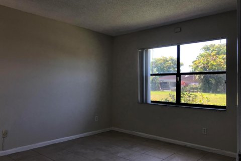 Condo in Coral Springs, Florida, 2 bedrooms  № 2172006 - photo 11