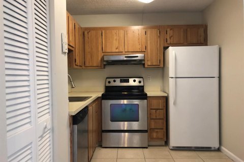 Condo in Coral Springs, Florida, 2 bedrooms  № 2172006 - photo 5