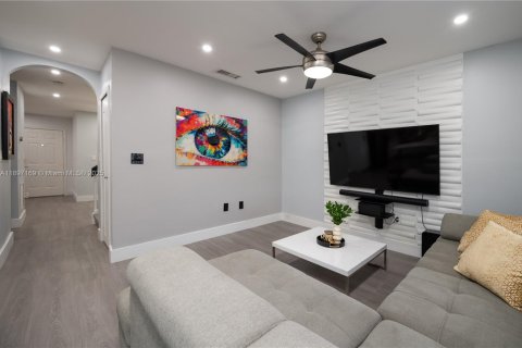 Touwnhouse à vendre à Miami, Floride: 3 chambres, 171.68 m2 № 1949005 - photo 18