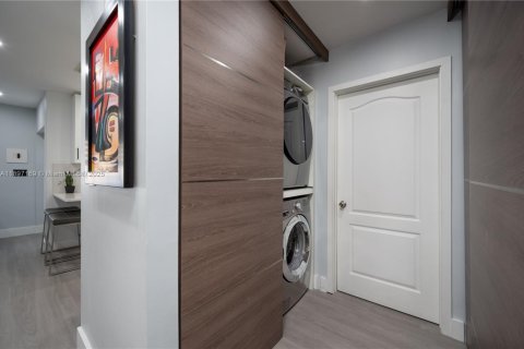 Touwnhouse à vendre à Miami, Floride: 3 chambres, 171.68 m2 № 1949005 - photo 15