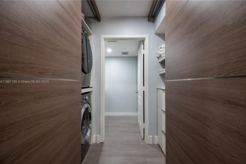 Touwnhouse à vendre à Miami, Floride: 3 chambres, 171.68 m2 № 1949005 - photo 16